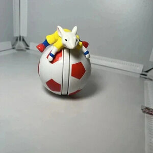 Stuart Little 2 Soccer Ball Figure Wendy's Kids Meal Toy 2002